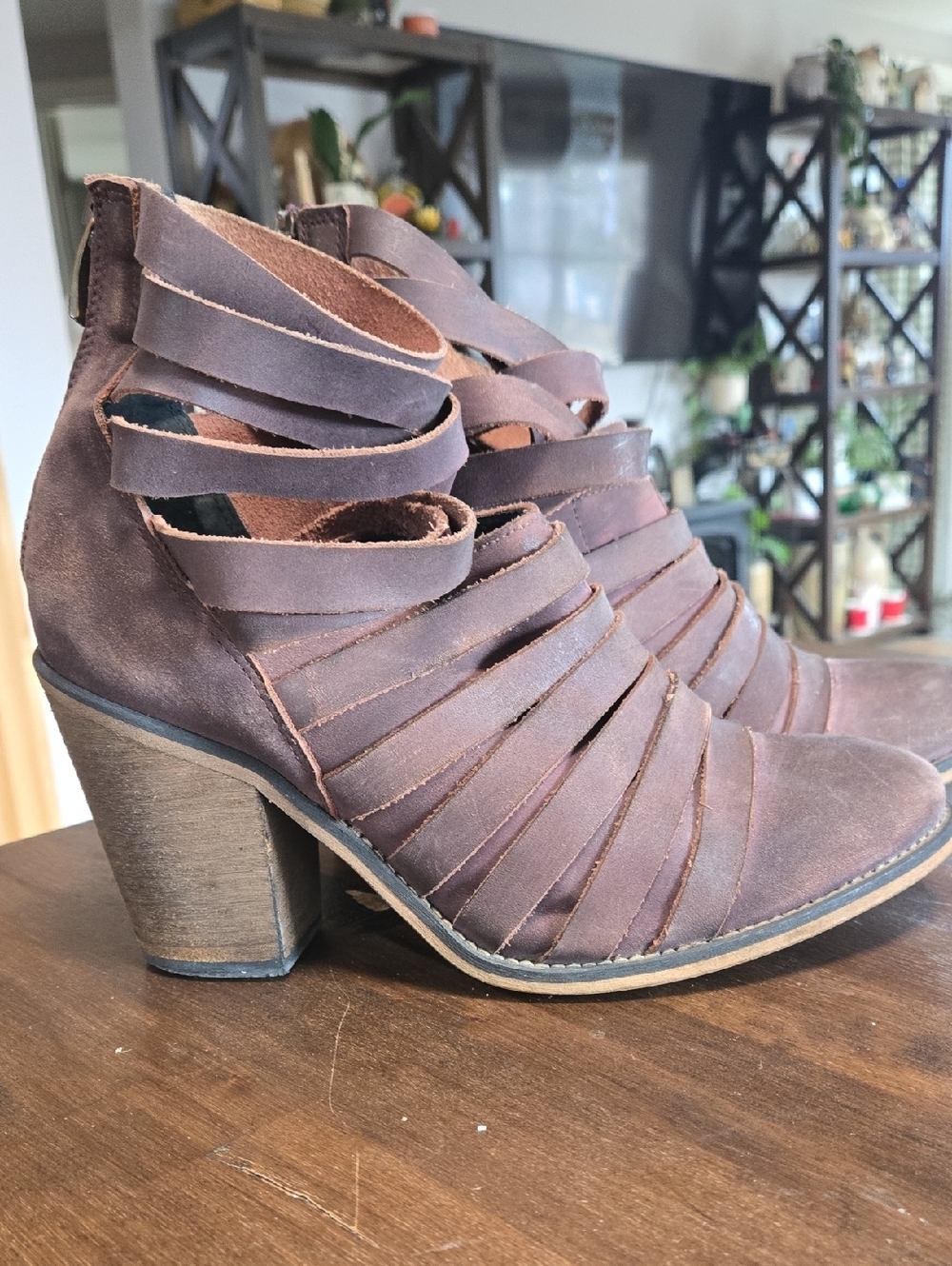 Free People Leather Strappy Booties Size 40 Dark Brown Learher With Stacked Heel - Picture 4 of 10